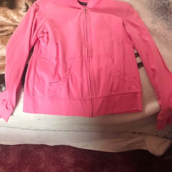 Tops - Picture 2 of 5